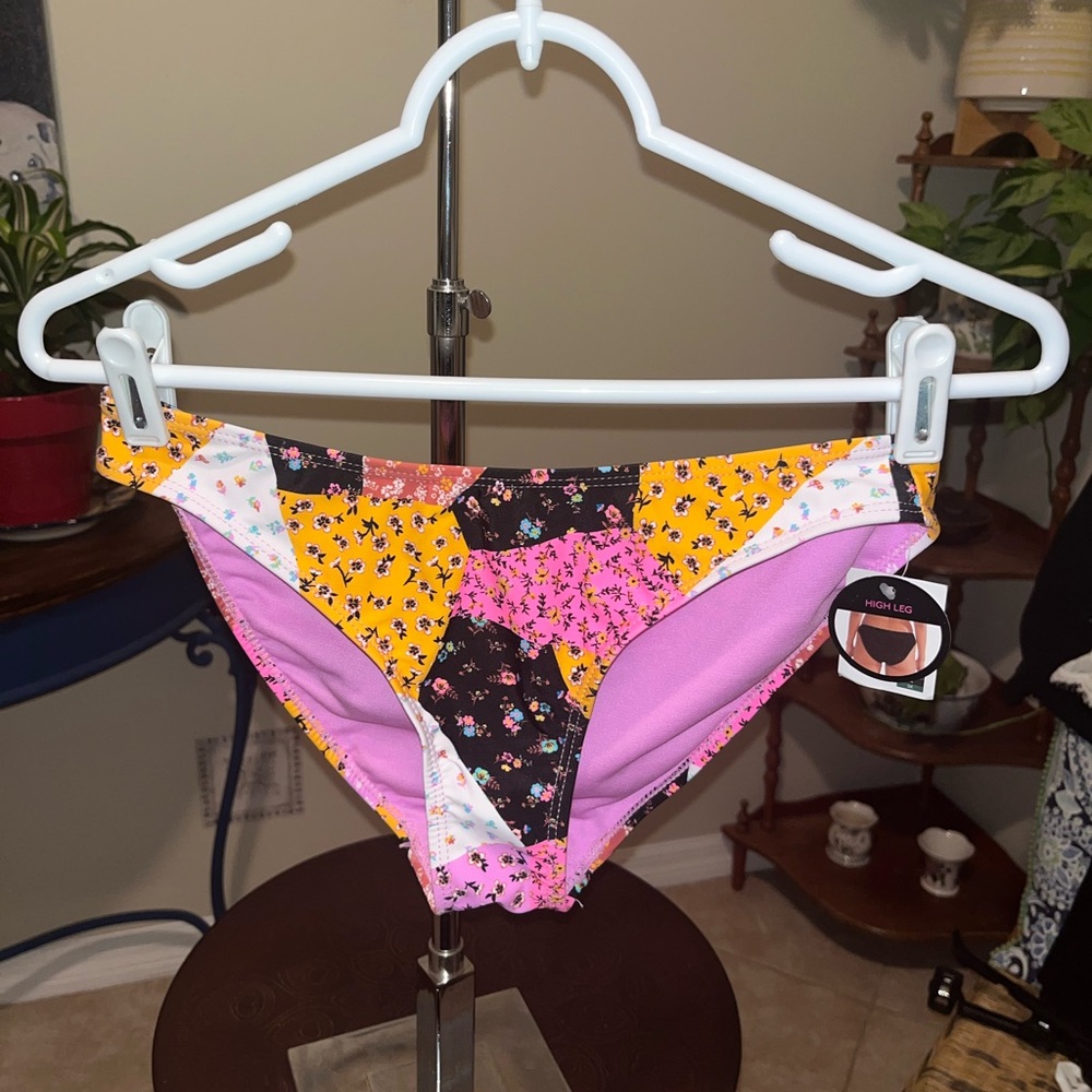 NWT No Boundaries Bikini Bathing Suit Swimsuit Bottoms - M 7 - 9